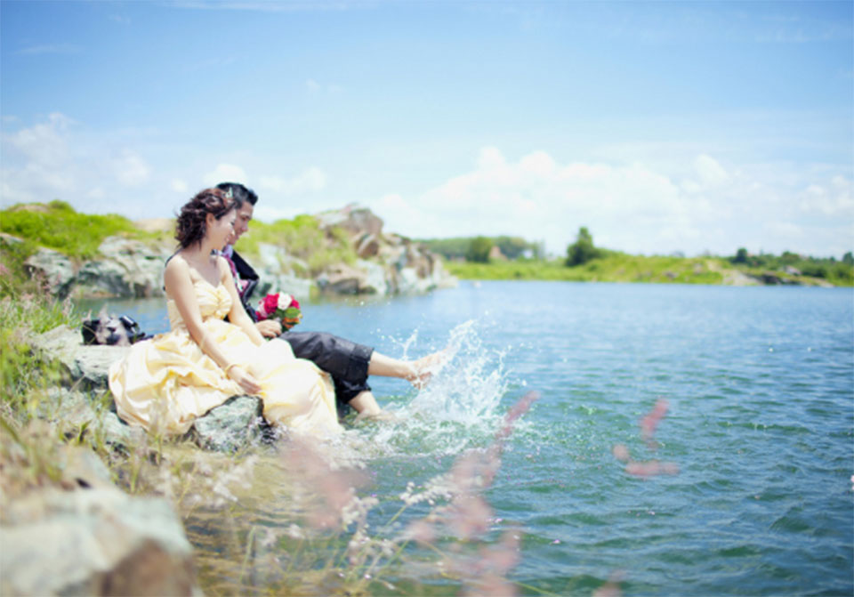 ảnh cưới chụp ngoại cảnh tại hồ đá